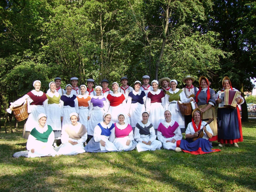 De Boezeroenen Folk Group and the Harvest Festival 2013.